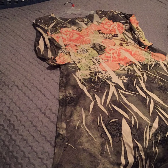 Dress - Picture 2 of 2